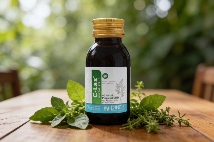 شربت سی لاکس دینه روی میز با برگ های سبز